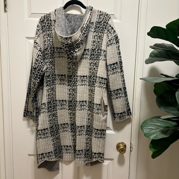 Neutral coloring long super soft cardigan with hood and side pockets. - Picture 2 of 3